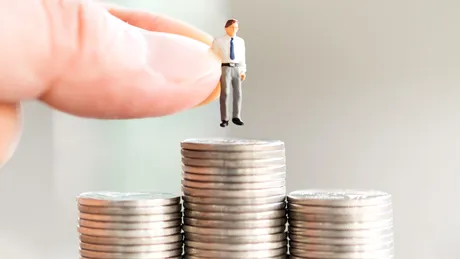 Când femeia câștigă mai mult și afectează bărbatul: impactul asupra sănătății mintale și relațiilor de cuplu