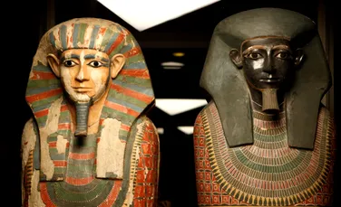 Un mister a două mumii egiptene care a contrariat cercetătorii mai bine de un secol a fost în sfârşit rezolvat cu ajutorul unui studiu genetic