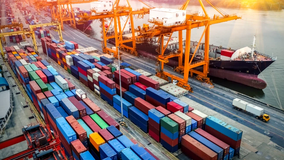 România exportă mai mult decât importă, arată un raport