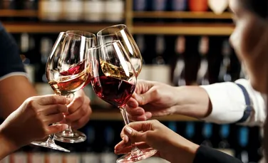 Experții avertizează cu privire la legătura dintre consumul de alcool și apariția cancerului