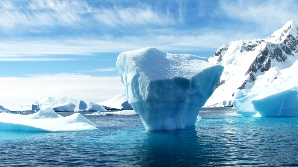 Un aisberg gigant este pe cale să se rupă din calota glaciară a Antarcticii. Fisura a crescut cu 18 km în aproape două săptămâni