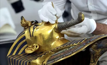 Oficialii Muzeului din Cairo vor fi condamnaţi pentru distrugerea barbară a Măştii lui Tutankhamon