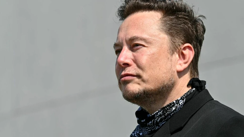 Câți bani a donat Elon Musk în 2022?