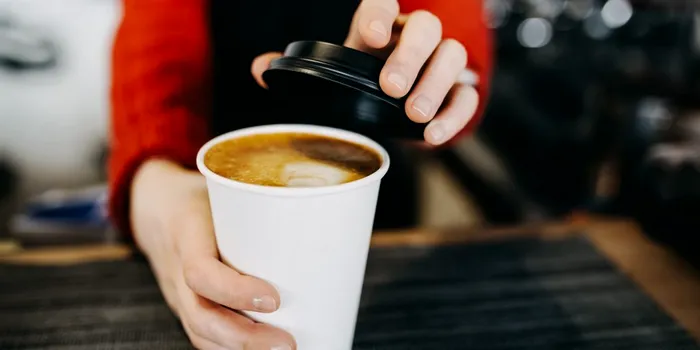 Consumul excesiv de cafea crește riscul apariției demenței. Ce înseamnă un consum excesiv de cafea?