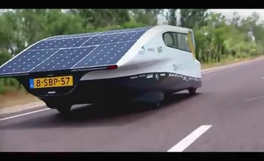 VIDEO. Inovaţia care va revoluţiona industria automobilelor: anul viitor vom avea prima maşină alimentată cu panouri solare