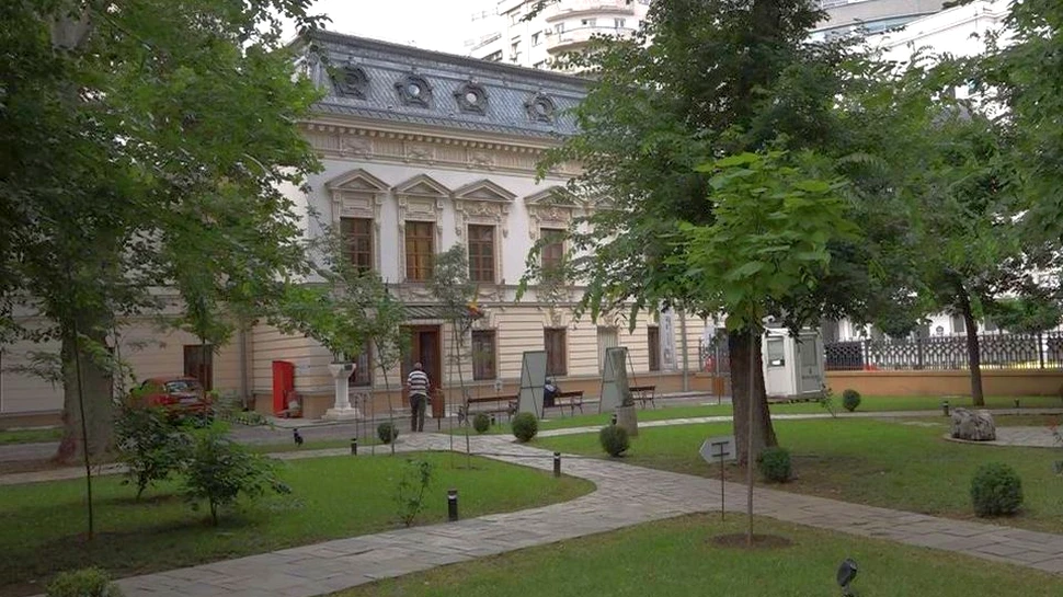 Aurelian Crăiuţu, profesor la Indiana University Bloomington, invitatul întâlnirii Idei în Agora
