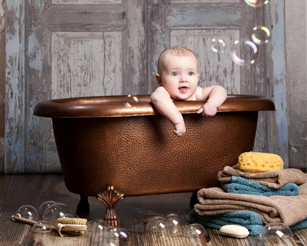 Spălatul copiilor este de factură foarte recentă. În Evul Mediu, copiii erau spălaţi foarte rar, şi de obicei erau băgaţi în apa în care se spălaserp deja părinţii şi fraţii mai mari.
