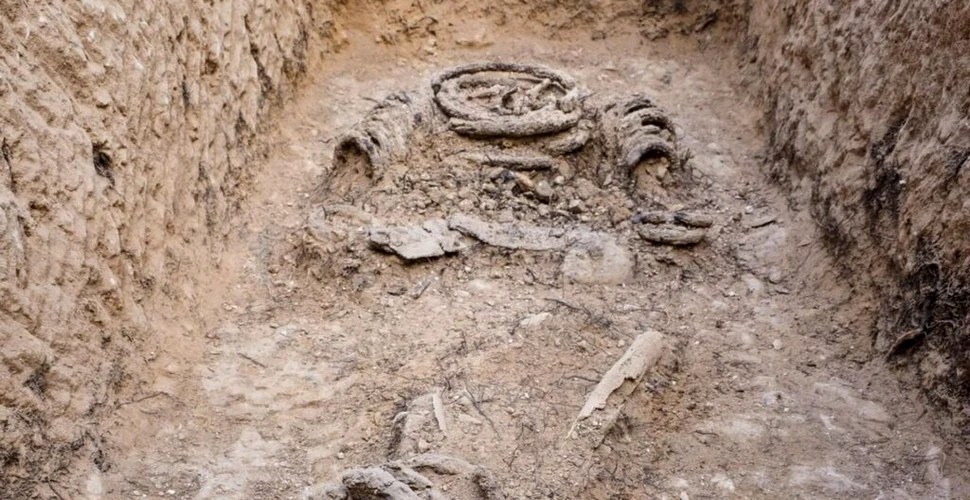 Arheologii au dezgropat un călugăr bizantin înlănțuit cu inele de fier