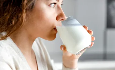 Un expert explică de ce un pahar de lapte pe zi ar putea reduce riscul de cancer
