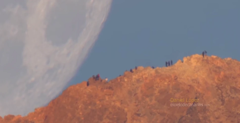 Videoclip incredibil: Luna pare că se prăbuşeşte pe Pământ