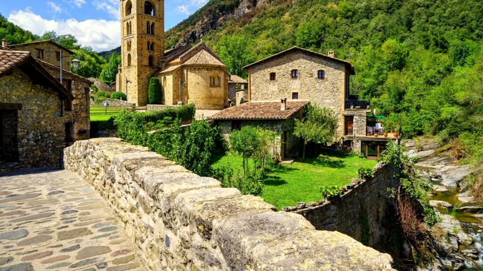 Un sat medieval „înghețat în timp” are nevoie urgentă de turiști