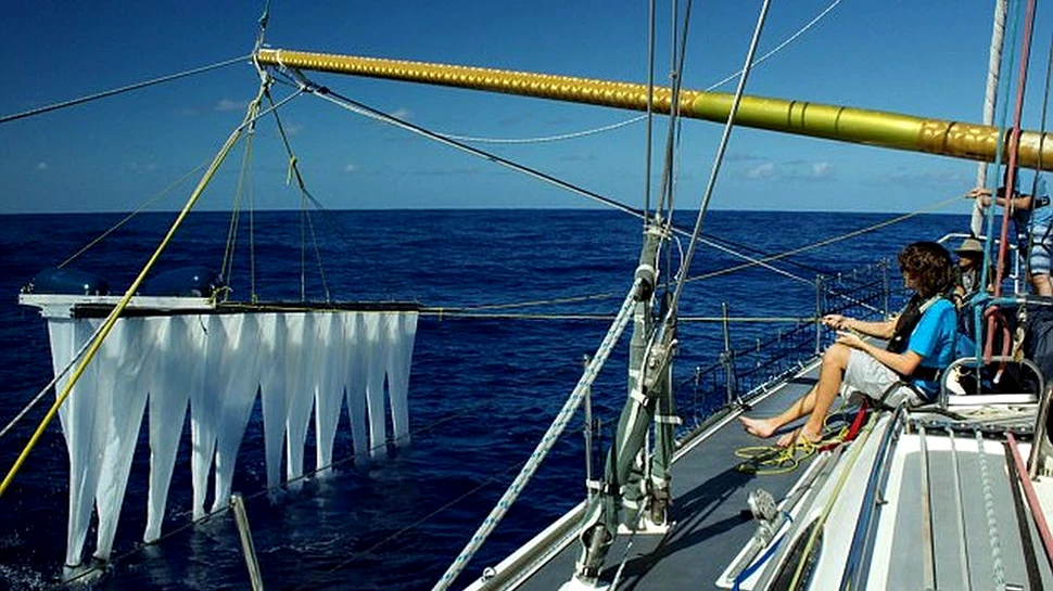 O mare parte dintre deşeurile marine vor fi curăţate cu ajutorul invenţiei unui tânăr de 22 de ani