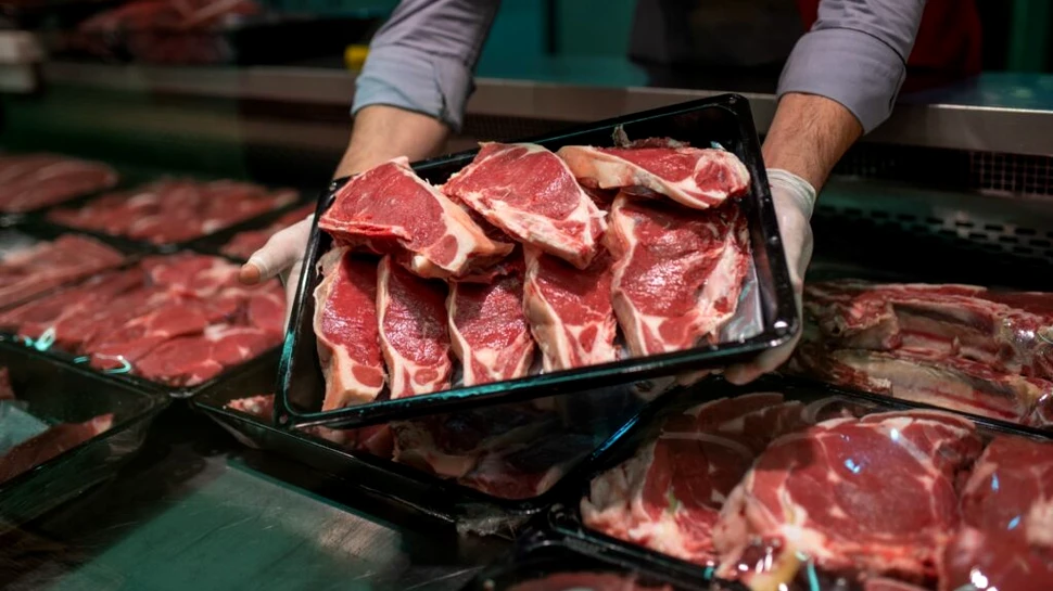 Oamenii care consumă carne au mai multe șanse să trăiască până la 100 de ani, însă cu o condiție