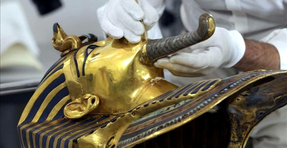 Oficialii Muzeului din Cairo vor fi condamnaţi pentru distrugerea barbară a Măştii lui Tutankhamon