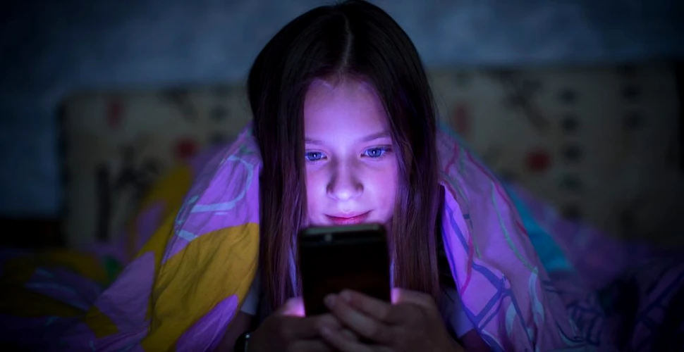 Sănătatea copiilor, tot mai afectată de ecrane. Care sunt riscurile folosirii îndelungate?