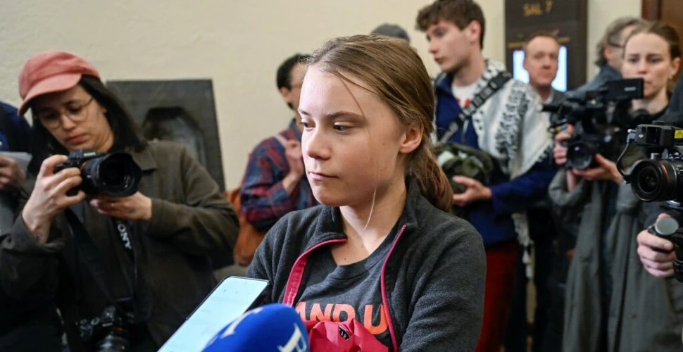 Pentru ce a fost Greta Thunberg amendată în propria țară?