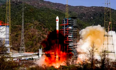 Propulsoarele unei rachete chineze au căzut din spațiu lângă o casă din sudul Chinei