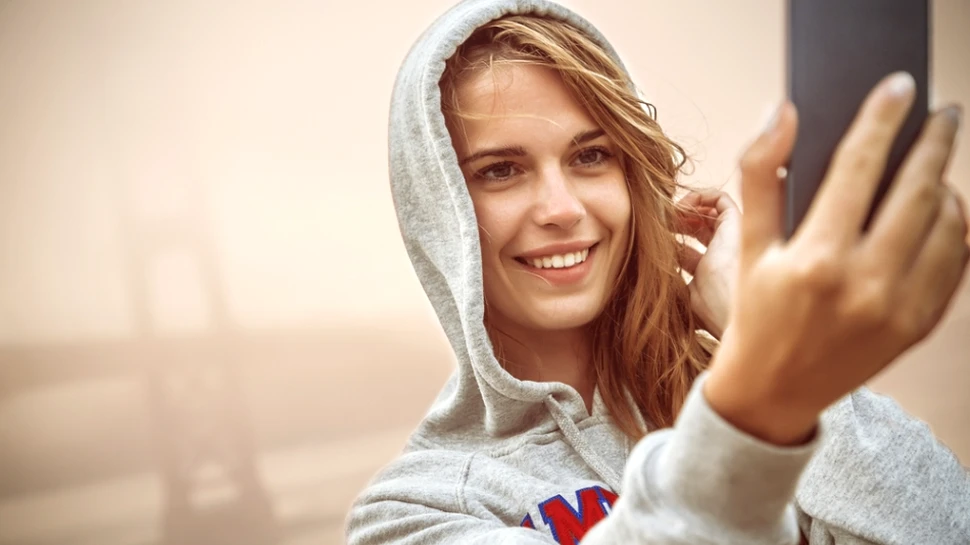 ZTE Nubia Z18S  elimină complet camera frontală