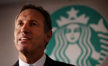 Lucra la Starbucks când i-a venit ideea „de milioane”. Şefii nu au acceptat-o. Azi, bărbatul din imagine are o avere de 2,2 miliarde de dolari.
