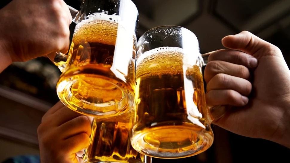 Efectul DEVASTATOR pe care îl are consumul moderat de alcool asupra organismului nostru