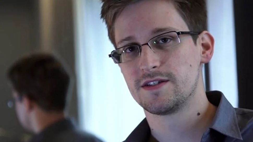 Edward Snowden, fostul colaborator CIA care a expus secrete ale NSA, a primit rezidență permanentă în Rusia