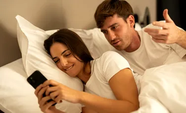 Telefonul a devenit vedeta din dormitor, avertizează un psihoterapeut