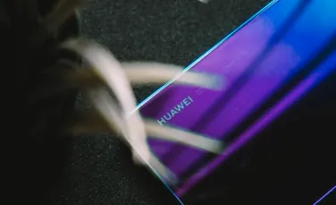 Huawei P40 Lite va avea un design inspirat de modelul Nova 6 SE, conform fotografiilor neoficiale