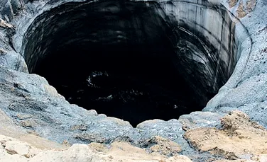 Alte două cratere misterioase au apărut în Siberia. Cercetătorii nu pot explica fenomenul (FOTO)