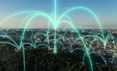Elon Musk lansează serviciul Starlink în cea mai populată țară din lume