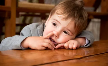 De ce copiii își mănâncă secrețiile nazale?