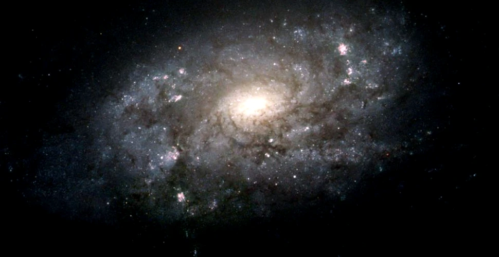 Telscopul spaţial Hubble a prezentat ,,Galaxia Ascunsă,” una dintre cele mai luminoase din Univers-FOTO