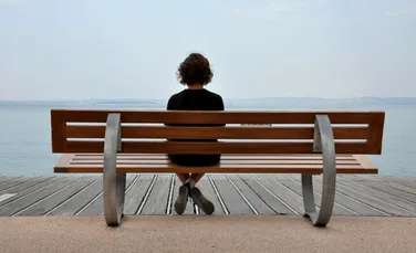 Singurătatea poate crește riscul de Parkinson