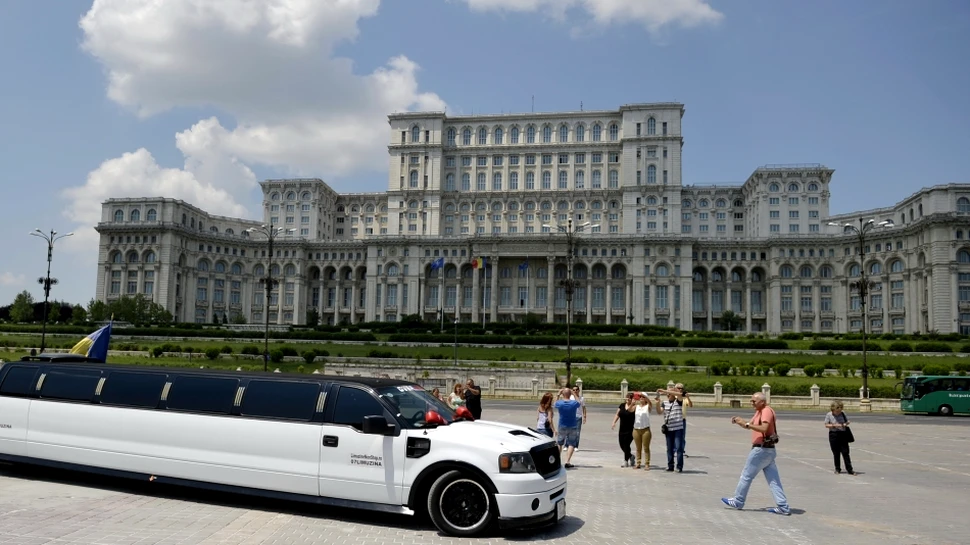 Datorită Google vom putea efectua un tur virtual al sălilor din Palatul Parlamentului