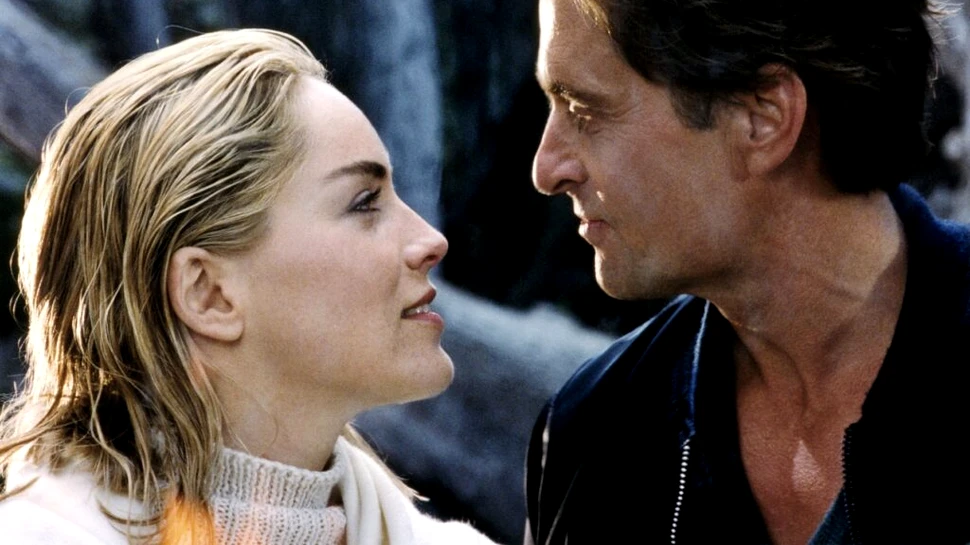 Sharon Stone a dezvăluit cine i-a cerut să se culce cu unul dintre colegii ei de platou. „Nu a trebuit să i-o trag lui Michael Douglas”
