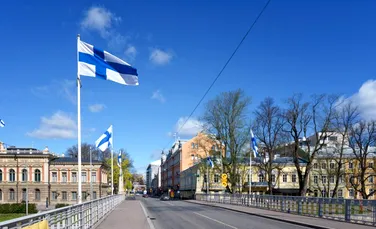 Finlanda a interzis mașinile cu plăcuțe de înmatriculare din Rusia