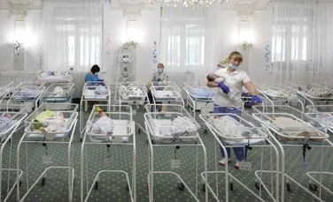 Cea mai mare fabrică de bebeluși din lume se află la periferia din Kiev. Drama prin care trec zeci de părinți și femeile care le aduc copiii pe lume