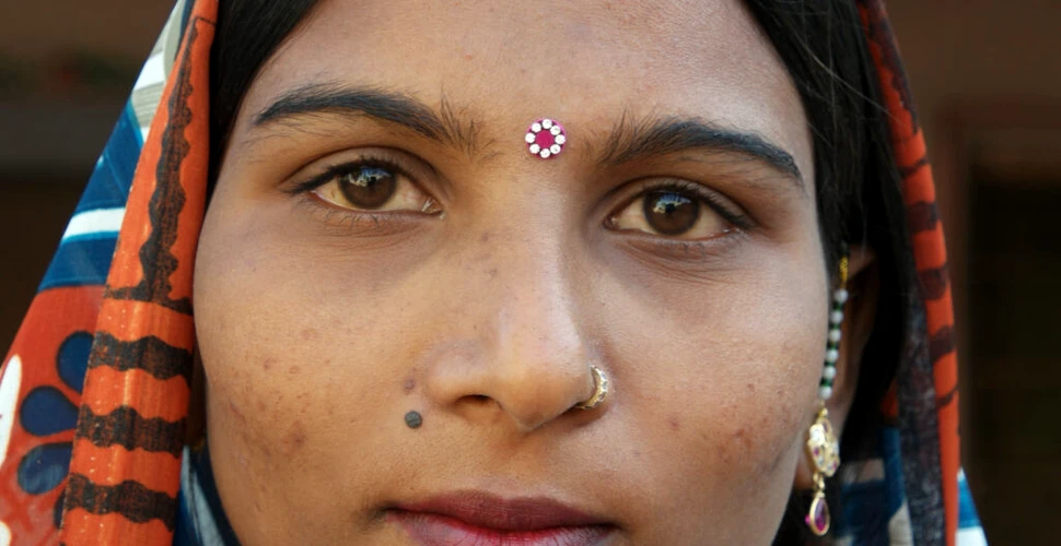 O femeie din India a inhalat un ac decorativ care i-a ajuns în plămâni