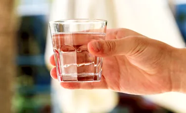 Un bărbat a băut 10 litri de apă pe zi, crezând că are diabet, dar s-a înșelat amarnic