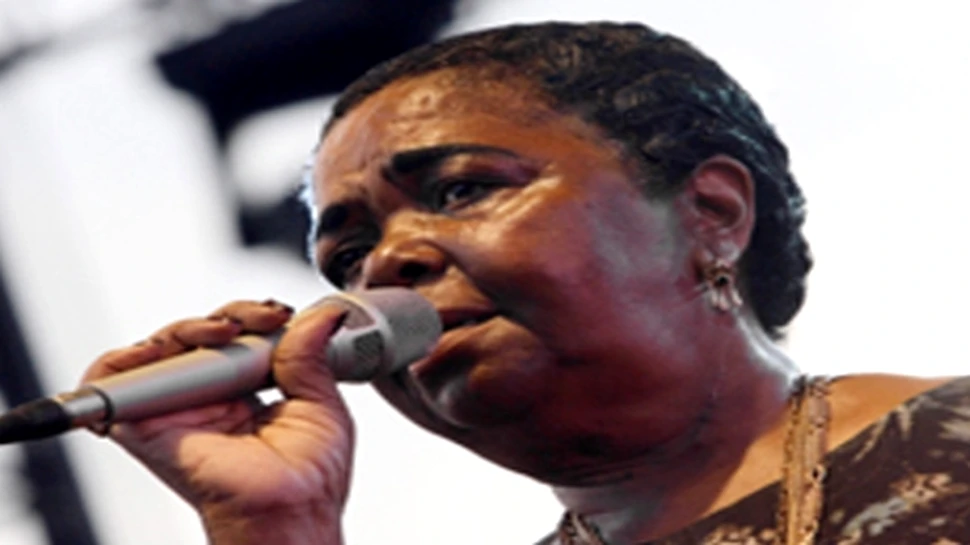 Cesaria Evora, Dulce Pontes si Cristina Villalonga – intr-un festival, la Bucuresti