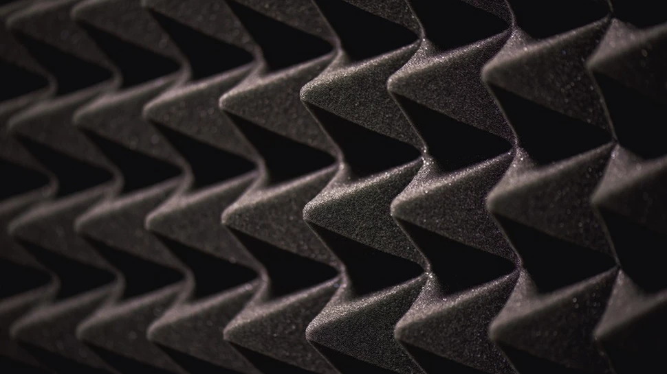 (P) De la teorie la practică: Cum sunt utilizate panourile acustice în proiectele de construcții moderne