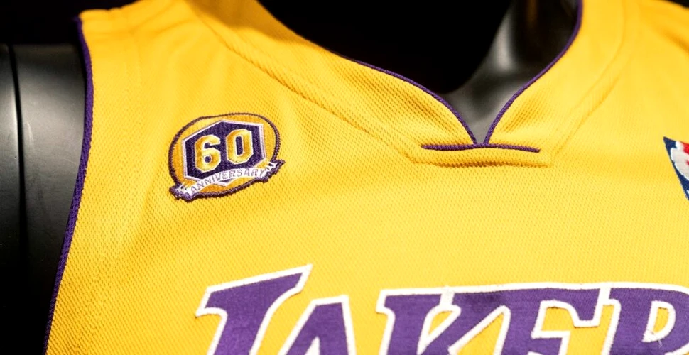 Cu cât s-a vândut tricoul de Cel mai Bun Jucător al lui Kobe Bryant?