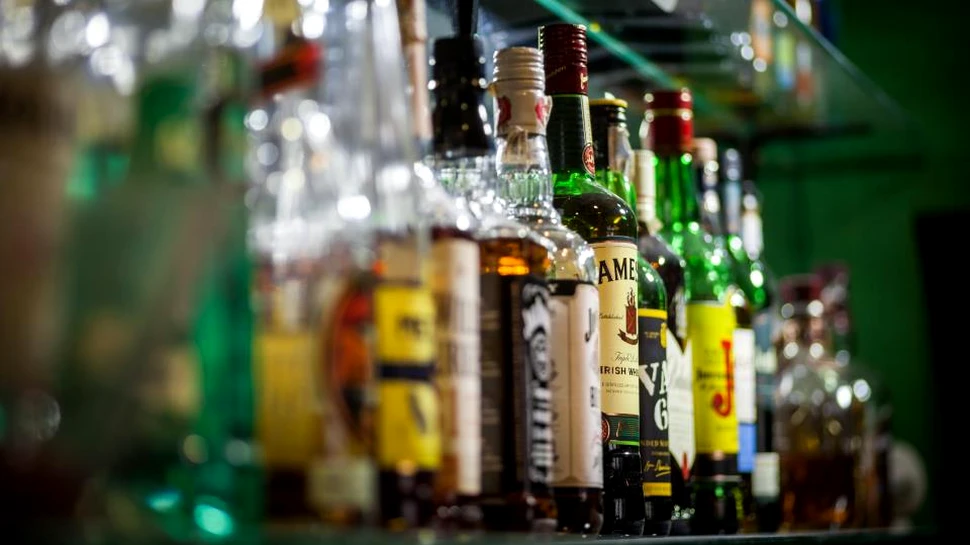 Descoperire surprinzătoare: tot mai mulţi tineri aleg să nu consume alcool