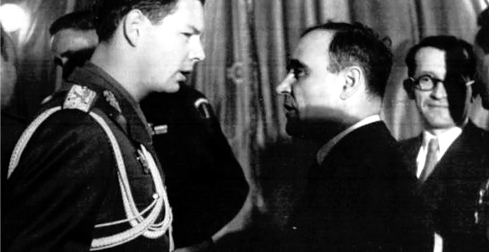 Cum a fost ameninţat Regele Mihai, chiar la Palatul Elisabeta, de emisarul lui Stalin. Începutul comunismului în România