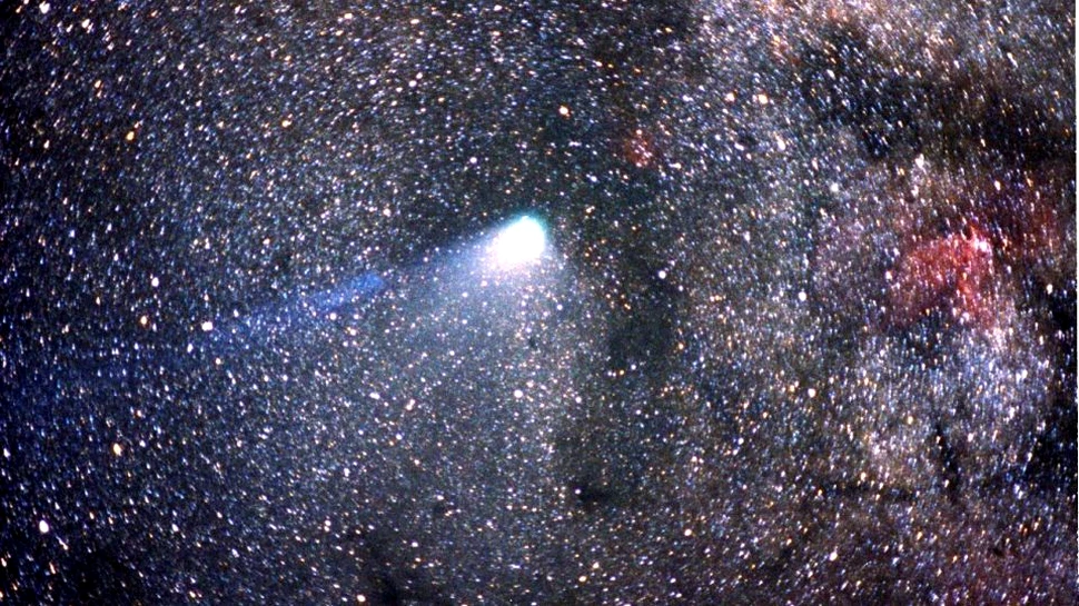 Povestea fascinantei Halley, cometa care a intrat în istorie într-o noapte de Crăciun. Marii regi se temeau de ea