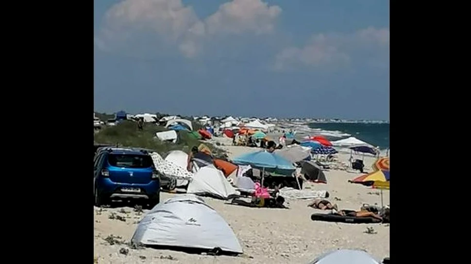 Zeci de mii de turiști au ajuns pe plajele sălbatice din Rezervaţia Biosferei Delta Dunării