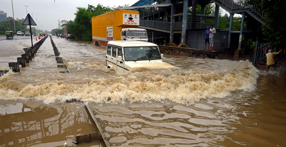 Nordul Indiei, lovit de inundații puternice. Cel puțin 15 persoane au murit