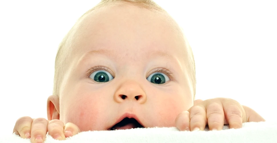 Bebeluşii continuă să surprindă oamenii de ştiinţă: iată ce au descoperit cercetătorii despre simţul lor moral