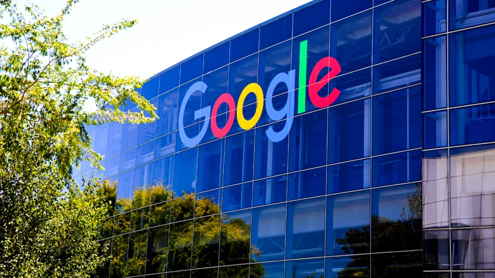 „Cod roșu” la Google. Compania-mamă a cerut ajutorul cofondatorilor Larry Page și Sergey Brin