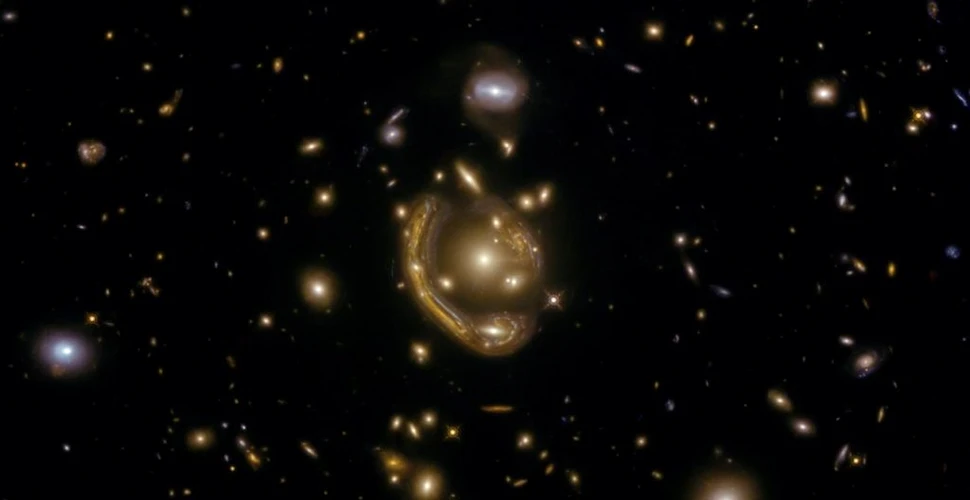 Hubble a surprins unul dintre cele mai spectaculoase inele ale lui Einstein observate vreodată