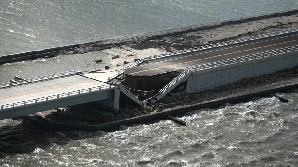 Uraganul Ian a rupt insule întregi din statul american Florida și a „pliat drumurile ca un acordeon”